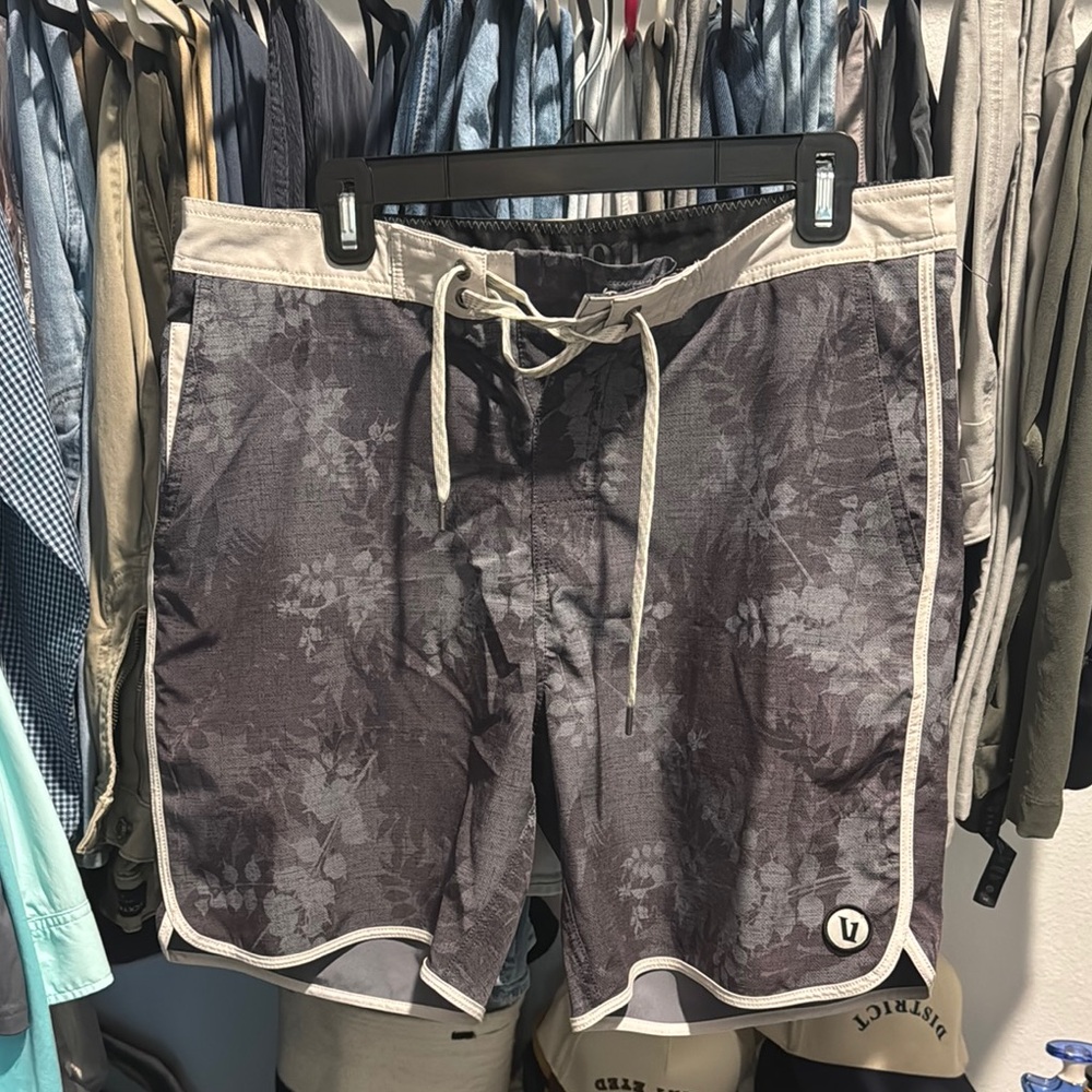 Vuori Gray Board Shorts with Quick-Dry Fabric and Drawstring Waist 34
